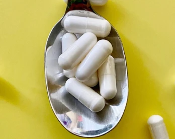 A all glutathione leihau'r risg o glefyd thyroid?